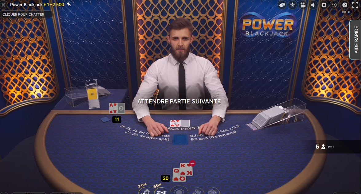 Jeu de Power Blackjack avec croupier d'Evolution